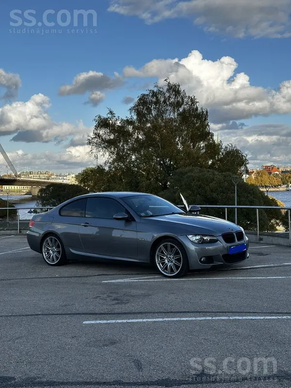 BMW 330