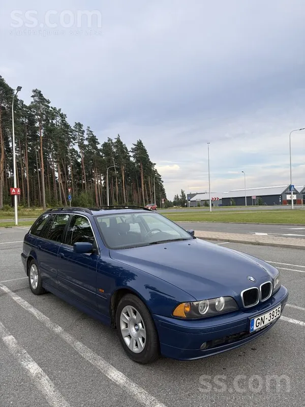 BMW 525