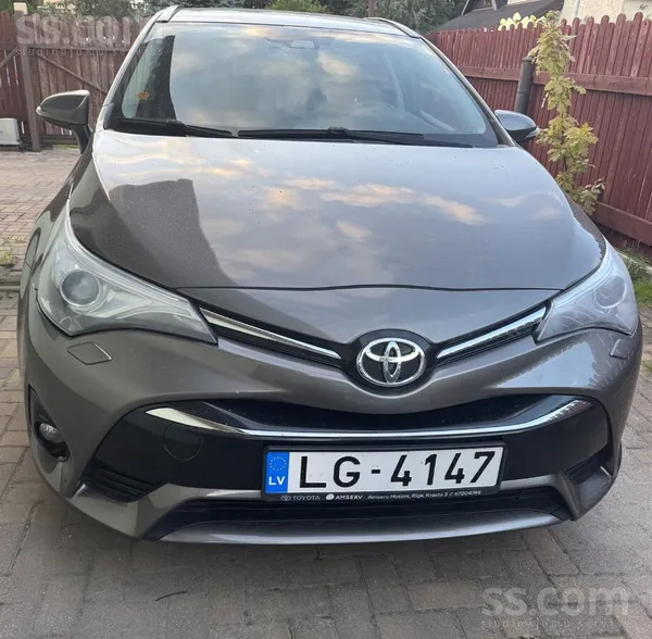 Pārdodu Toyota Avensis 2018.g. , pirkta un apkopta Amserv (darīts pilnīgi vi