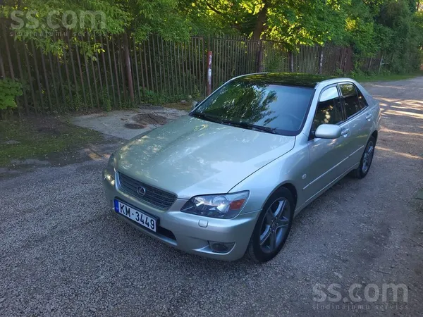 Lexus IS