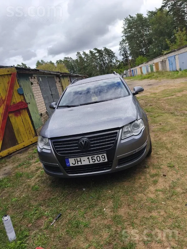 Volkswagen Passat (B6) - 1