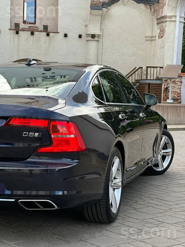 Volvo S90 - 1