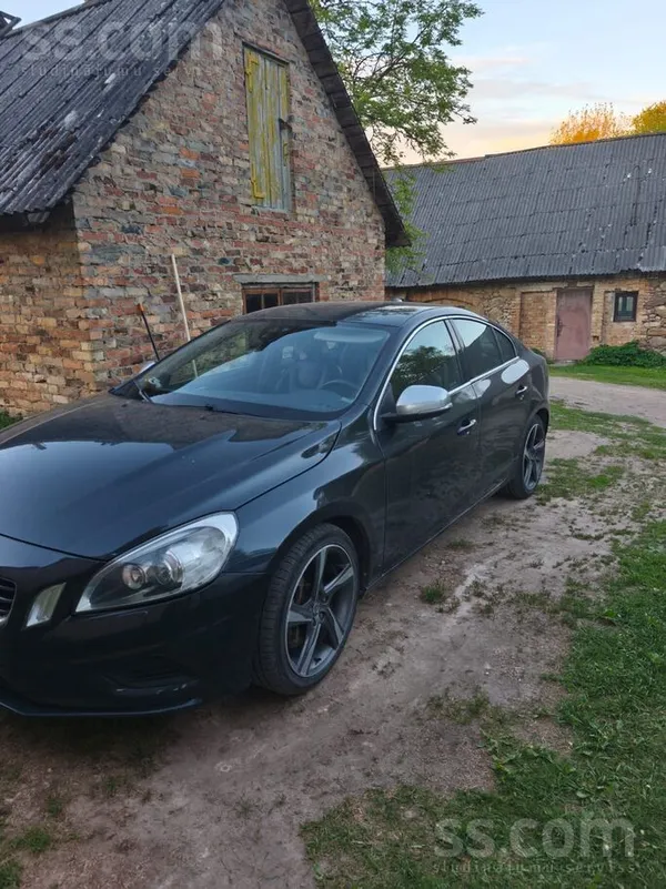 Volvo S60 - 1