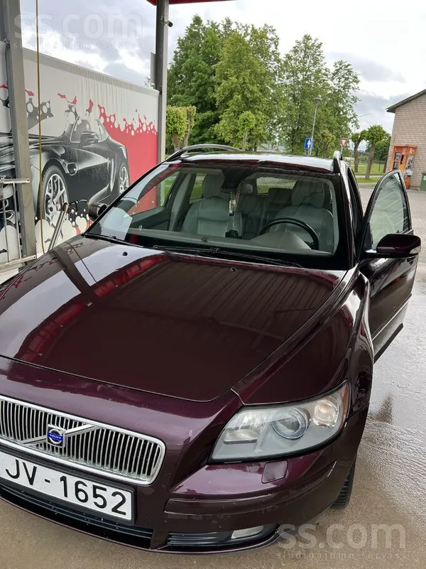 Volvo V50