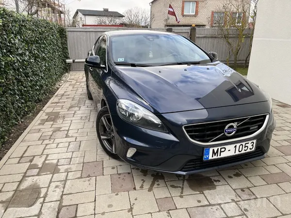 Volvo V40