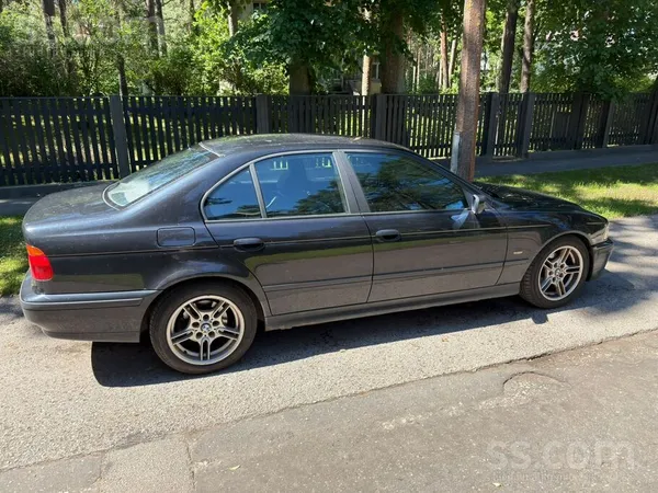 BMW 530