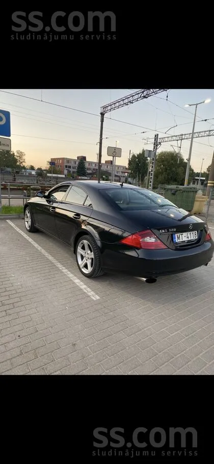 Продаю свой Мерседес Cls320. 5 лет ктаюсь. Машина в хорошем состояние. Много
