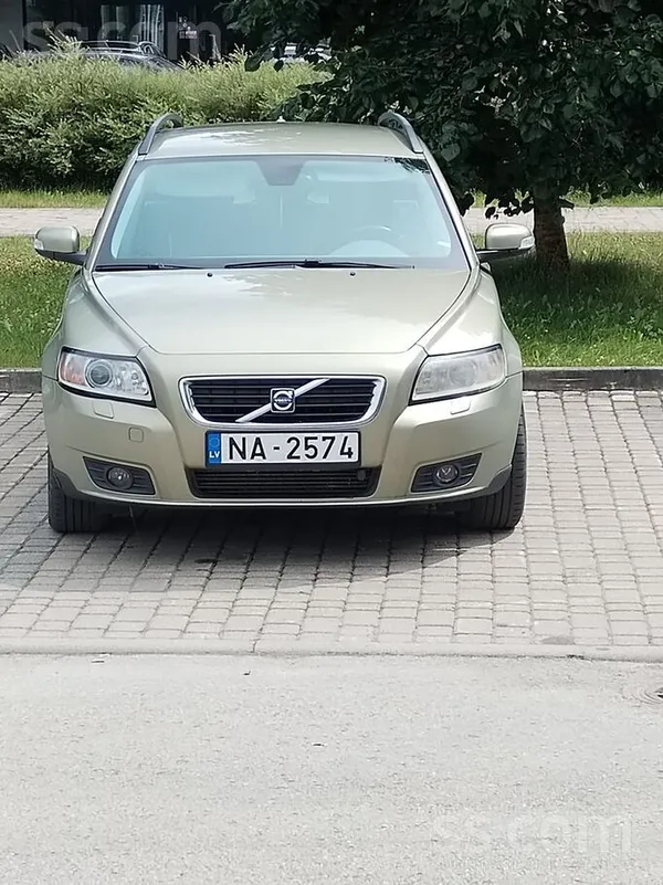 Volvo Pārdodu Volvo V50 1.6 dīzelis 2009g 5 ātrumi, 2 at