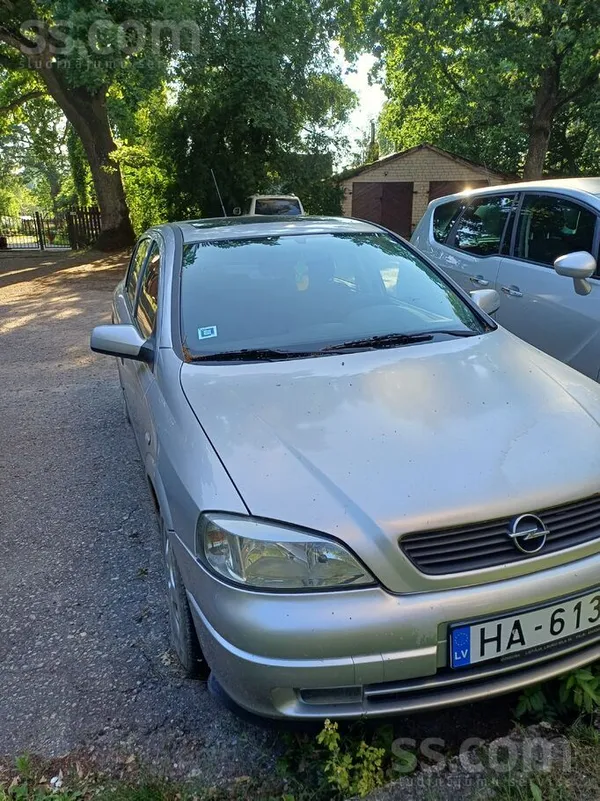 Auto ir ejošs, motors atremontēts. Virsbūvei korozijas bojājumi, apakšā izte