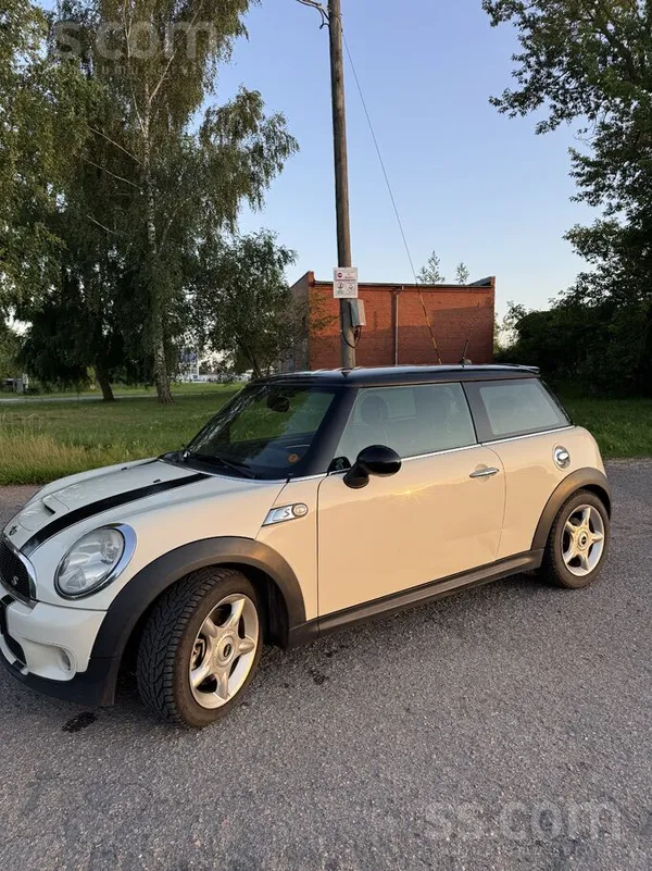 Pārdodu koptu un dinamisku Mini Cooper S. Jaudīgs 1, 6 Turbo benzīna dzinējs