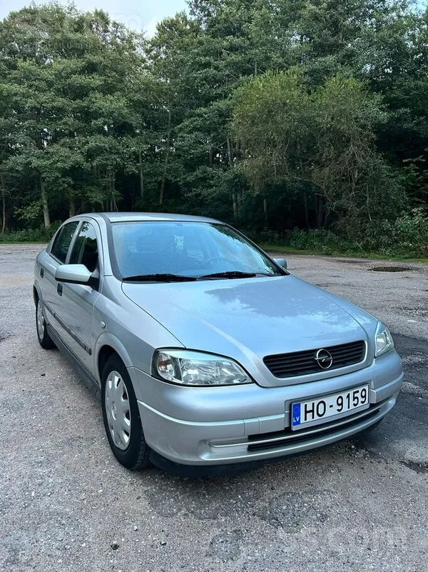 Opel Pārdod dzīvi redzējuši auto ar vizuāliem defektiem
