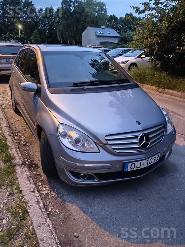 Mercedes B180