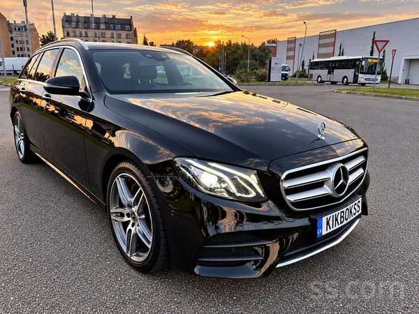 Mercedes Pārdodu savu Mercedes-Benz E220d, 2017. gada, ar b