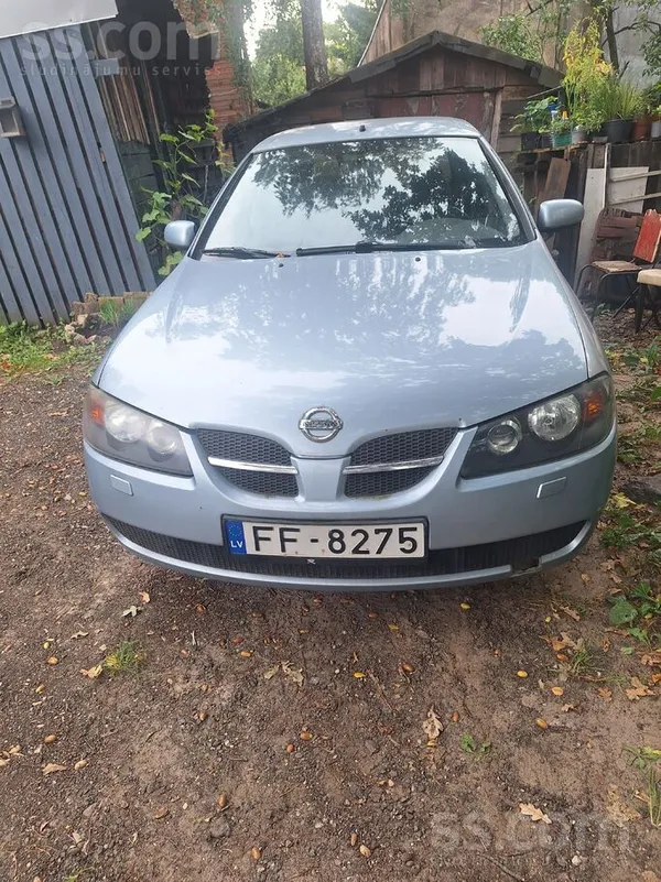 Nissan Auto nopirkts salonā, Rīgā 2004. g. 17. septembrī.
