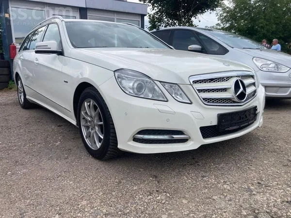 Mercedes E200