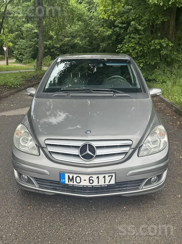 Mercedes B200
