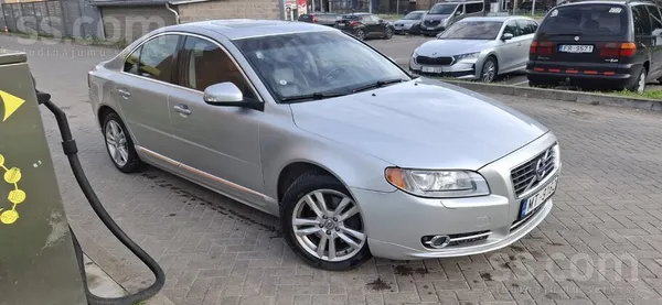 Volvo S80