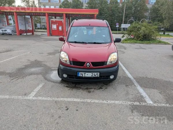 Renault Sakarā ar jaunākā auto iegādi, pārdodu Renault Kan