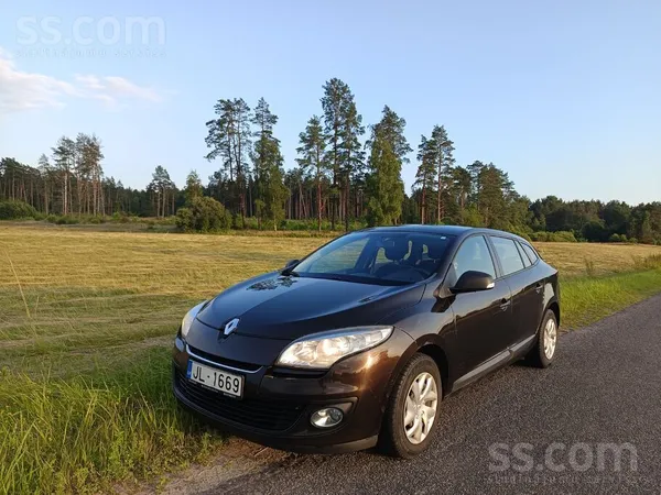 Renault Pārdod koptu Renault Megane (2013.g. nov). Cena at