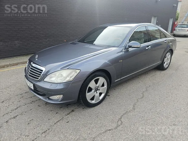 Mercedes Tikko atbraucis no Nīderlandes. 