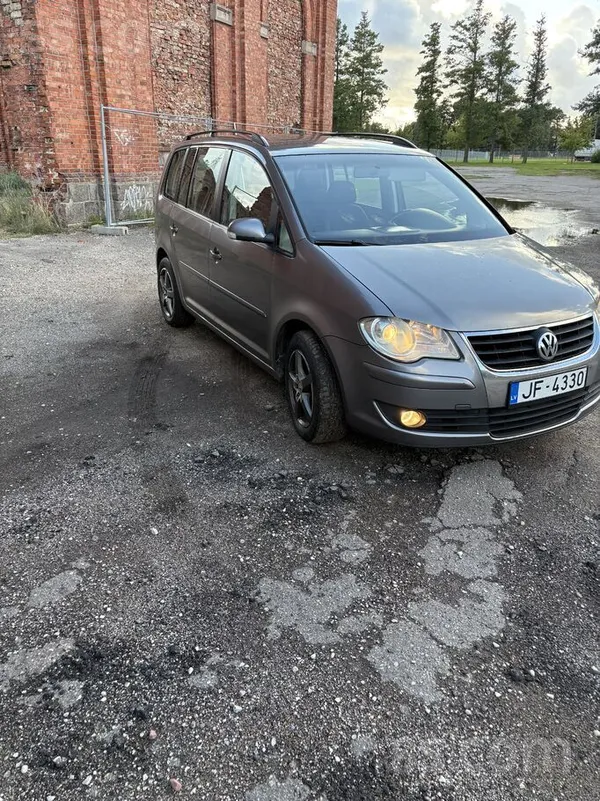 Volkswagen Pārdod vw touran 2008gada. 2.0tdi 103kw. 