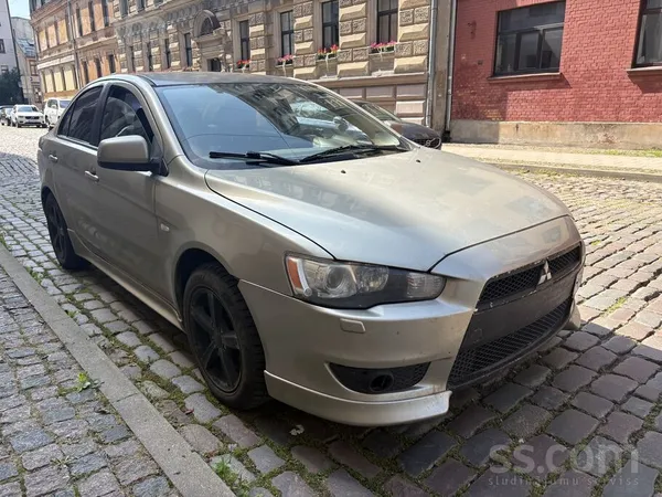 Mitsubishi Lancer