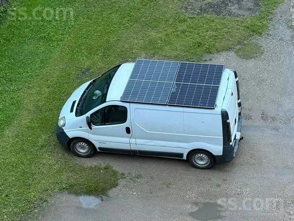 Nissan Saules paneļu busiņš, kas nodrošina savu elektro e