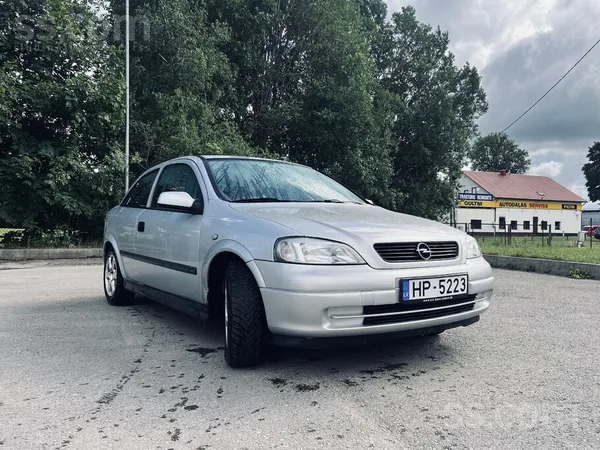 1.6 benzīns. Mašīna ir labā stāvoklī. Tikko izieta tehniskā apskate. Ir kata