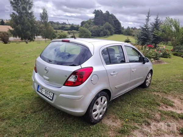 Opel Pārdodu automašīnu Opel Corsa 1, 2 litri benzīns. 