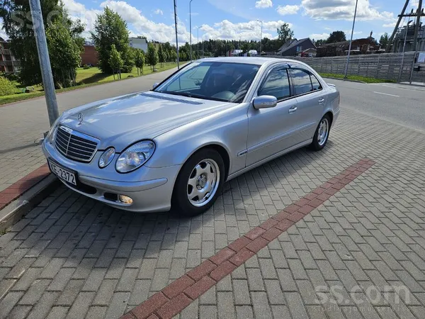 Mercedes E220