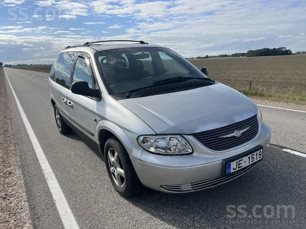 Chrysler Pārdod labu darba zirgu Chrysler Voyager 2.5 Crd. 