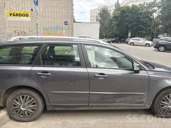 Volvo V50