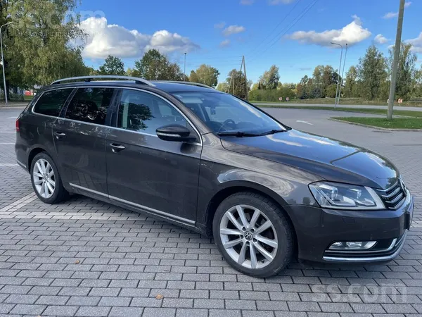 Pārdodu VW Passat B7 2012.gada 2.0 Tdi ar automātisko pārnesumkārbu.
Auto