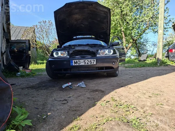 BMW 330