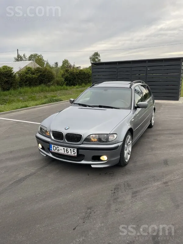BMW 330