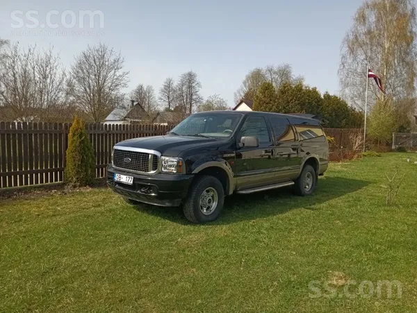 Ford Pārdodas iespaidīgs un uzticams melns Ford Excursi