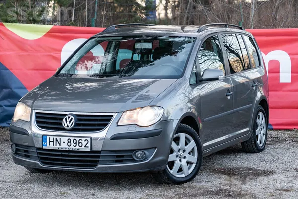 Volkswagen Pārdod Volkswagen Touran 1.9d, 77kW. 7 vietīgais ģ