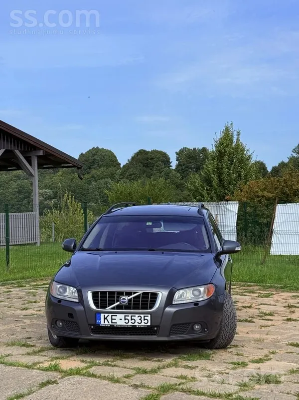 Volvo Pārdodu Volvo V70 2.4 D5 136kw automātu. Tikko izi