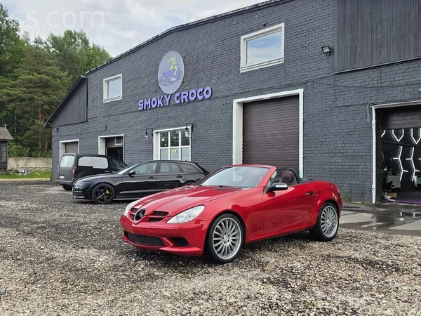 Mercedes Pārdoas pievilcīgs, mazs un jaudīgs mersītis. Dzin