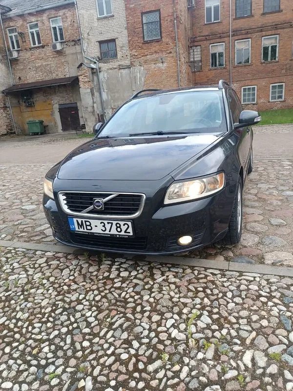 Volvo V50