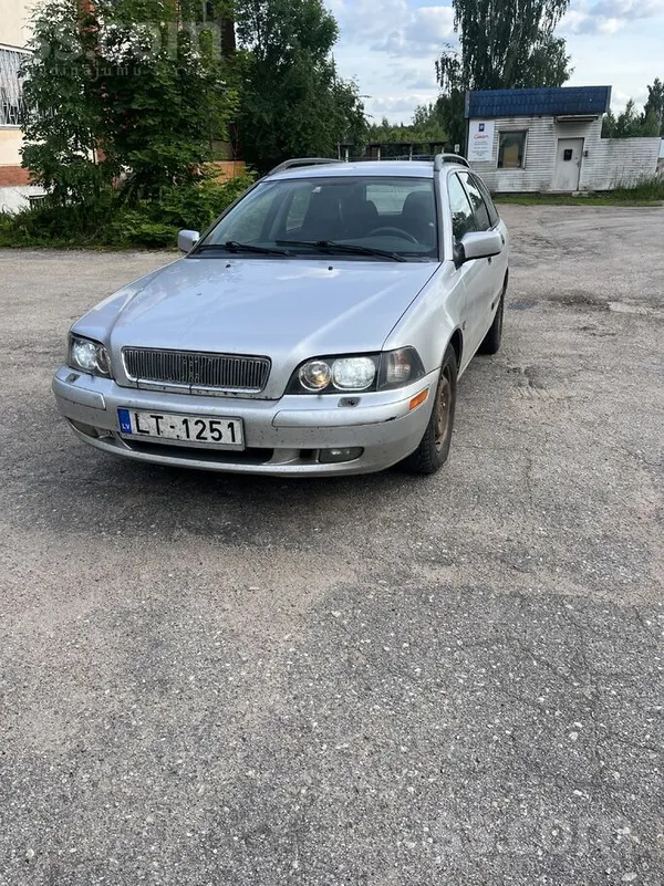 Volvo V40