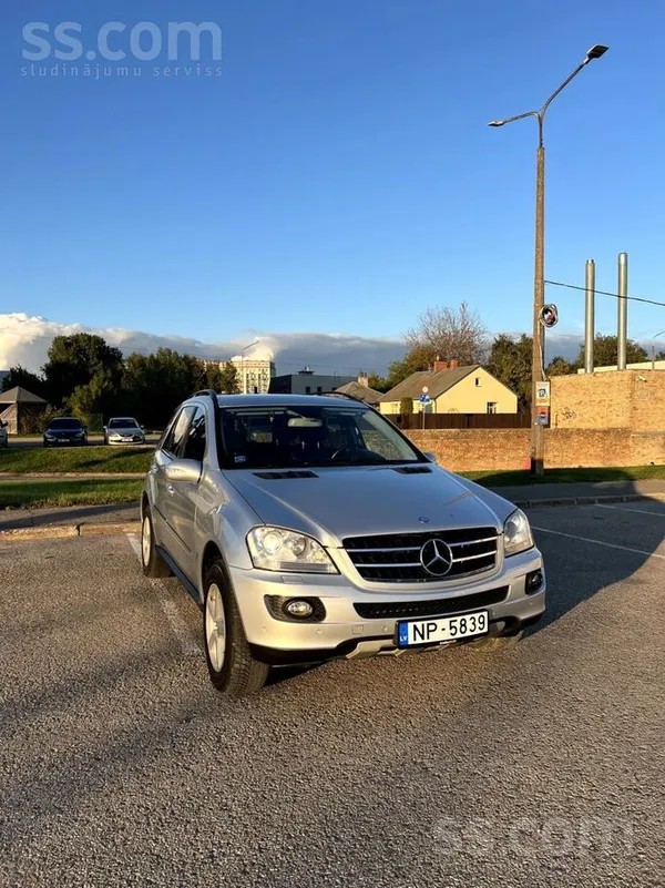 Mercedes Продается очень живой Mercedes-Benz ML 320.