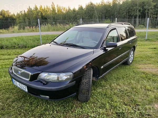 Volvo V70 - 1