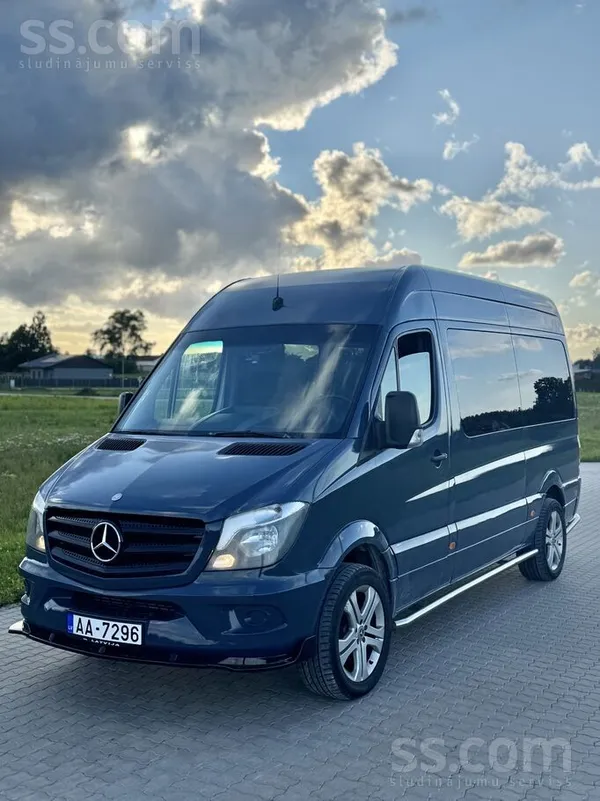 Mercedes Pārdodu stilīgu busiņu ļoti labā stāvoklī. 