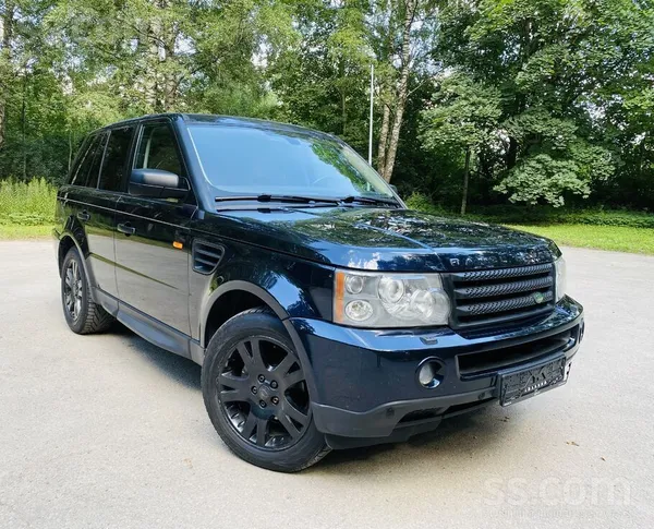 Land-Rover Teicāmā stavokļī. 