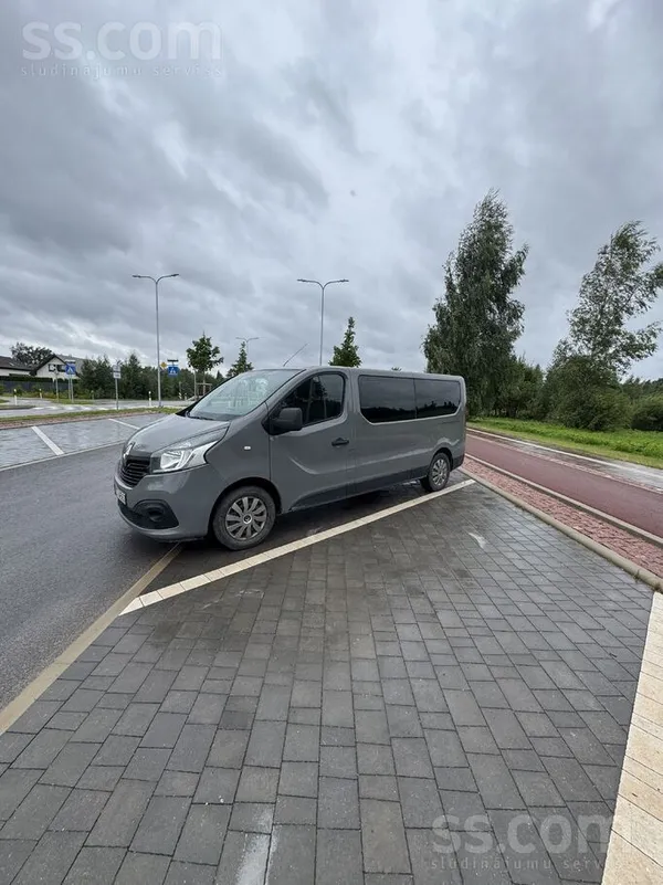 Renault Pārdodu 27.06.2017. Renault trafic 9 vietīgu sakar