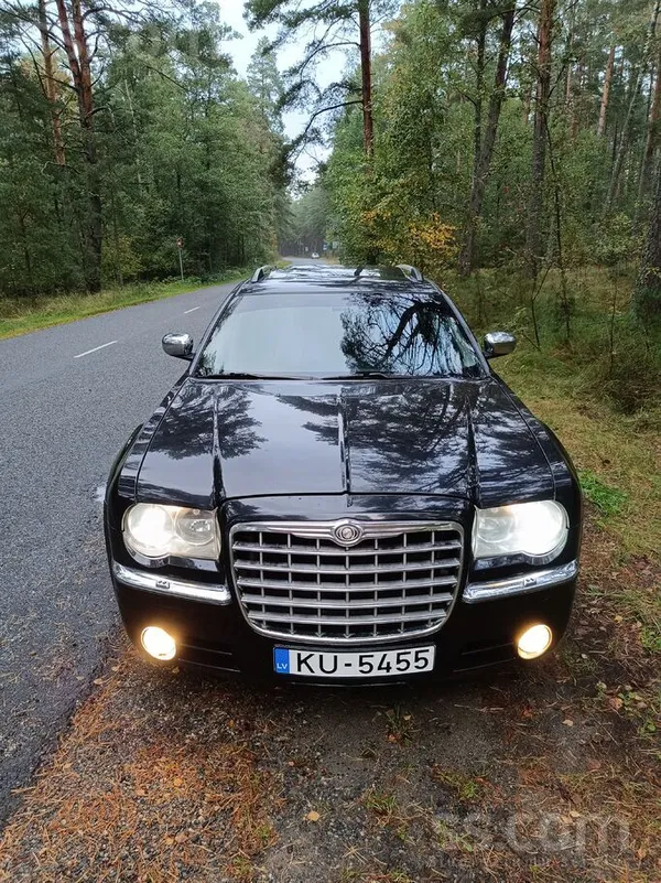 Pardodu vai mainu Chrysler 300C uneversalu, 06.2007 gads, 3.0 dizelis 160kw,