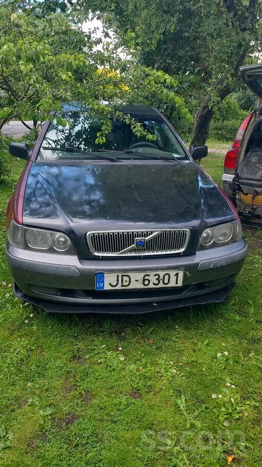 Volvo V40