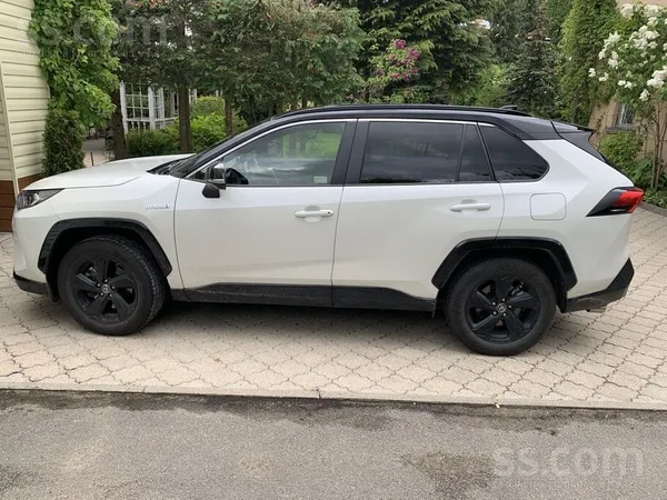 4 gadu garantija. Viens īpašnieks. 
Sākotnējais nobraukums: 35 000 km
Piln