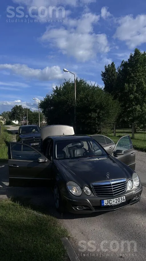 Pārdodu MB E220 2007.gada 2.2 Dīzeli Sedans
Melna ādas salons , ar bērnu sēdeklīšiem aizm sēdeklī
Tehniski/Vizuāli labā stā ...